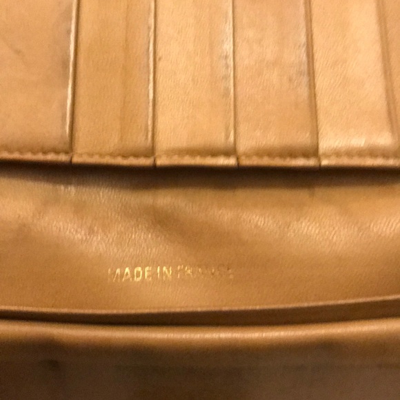 CHANEL - Beige Caviar Bifold Wallet - Picture 10 of 14